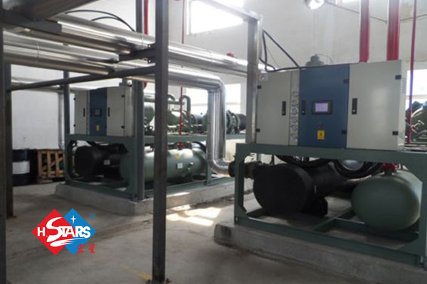 Evaporative water chiller