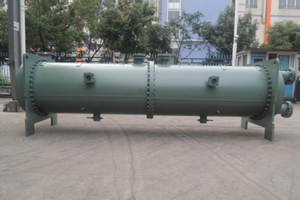 Spray heat exchanger