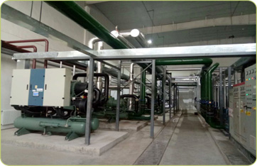 Evaporative water cooled flooded screw chiller